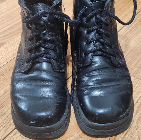 Shoes - Picture 3 of 5